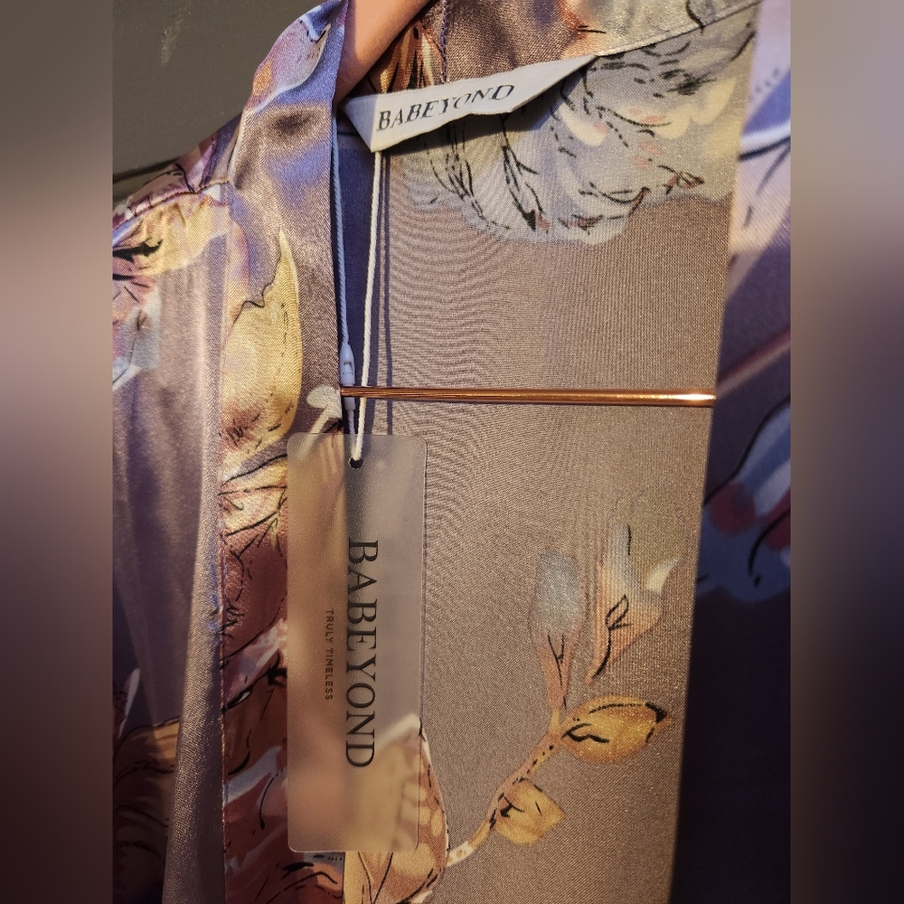 NWT Floral Kimono Robe - Picture 10 of 11